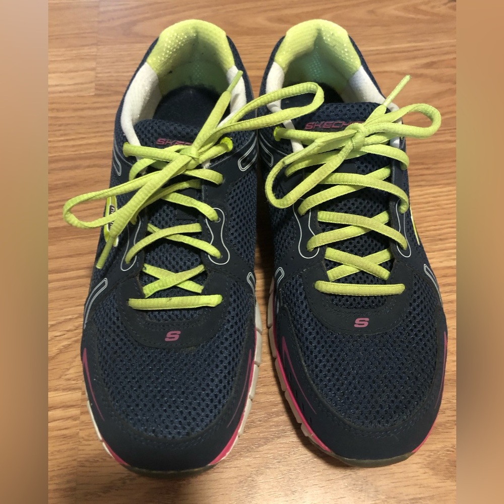 Sketchers, Sneakers